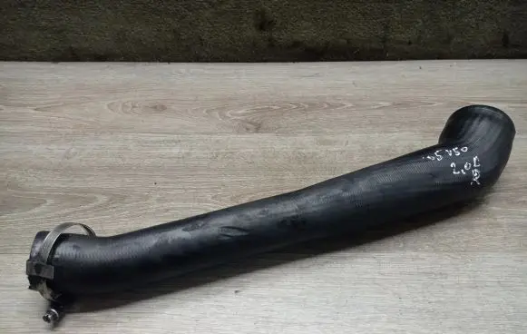 Volvo V50 Intercooler hose/pipe