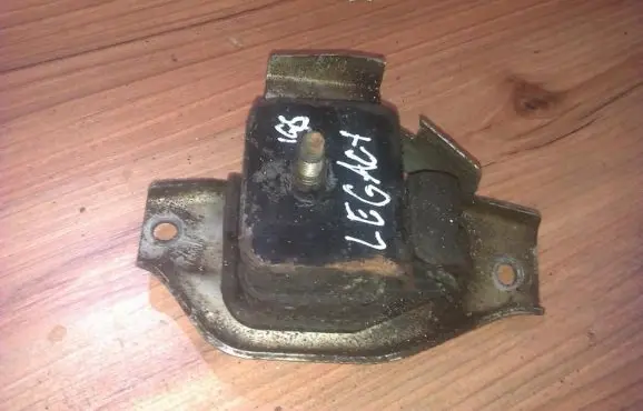 Subaru Legacy Engine mount bracket