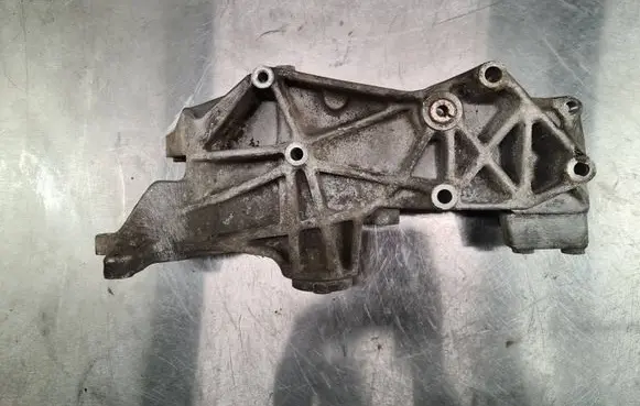 Audi A4 S4 B5 8D Generator/alternator bracket 058145523