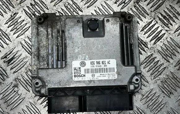 Volkswagen PASSAT B6 Engine control unit/module 03G906021AC 1039S13008 0281012719