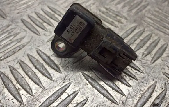 Mazda Premacy Valve oil control E1T10372