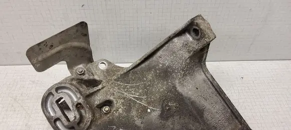 Audi A6 S6 C4 4A Engine mounting bracket 4A0199312