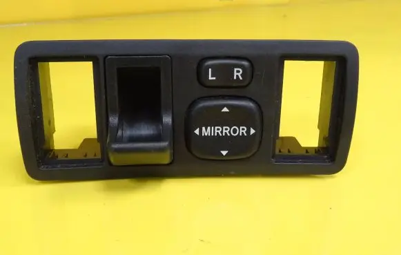 Toyota Corolla Verso E121 Wing mirror switch 777663