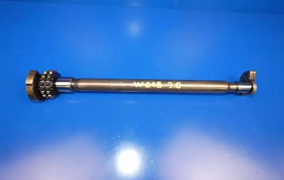 Mercedes-Benz CLS C218 X218 Balance shaft 6420300872 1118800617