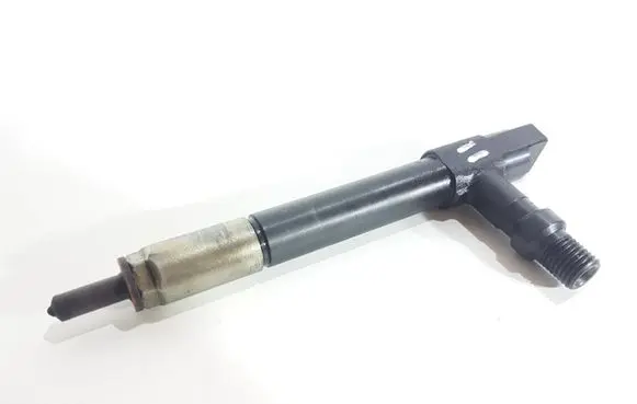 Mazda 323 F Fuel injector D7390