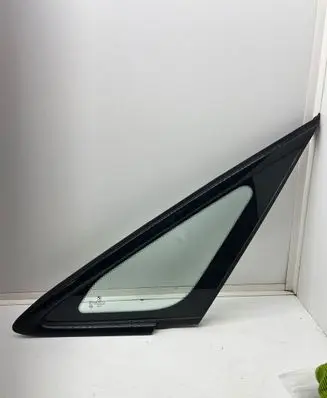BMW 2 F46 Front door vent window glass four-door 7375181 AL13