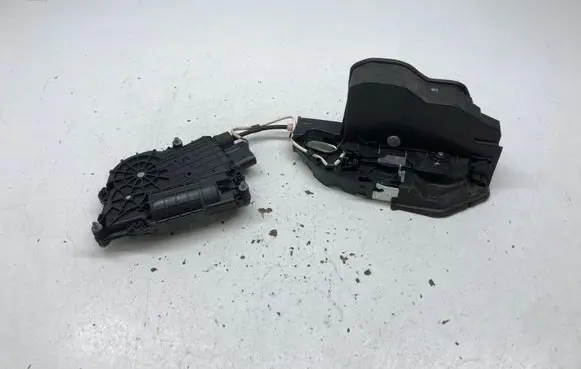 BMW 5 F10 F11 Rear door lock 7154515 4153310400
