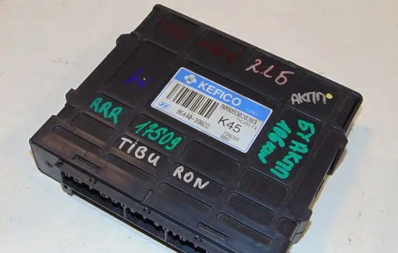Hyundai Tiburon Gearbox control unit/module 9544039822 9090930283B3 THC282F4