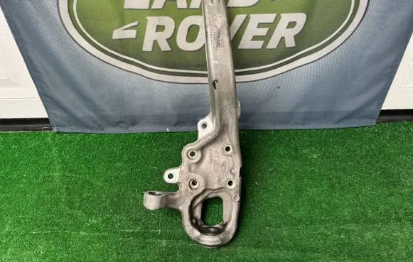 Jaguar XE Front wheel hub spindle knuckle GX733K186AA t2h6338