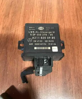 Mercedes-Benz E W211 Light module LCM A2118200985 0000169196