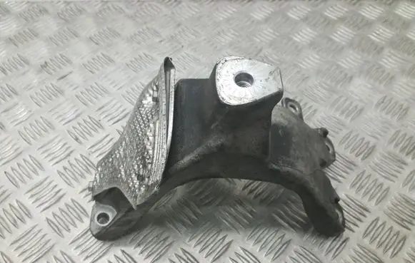 Volkswagen PASSAT B7 Engine mounting bracket 8K0199303 8K0199388AN