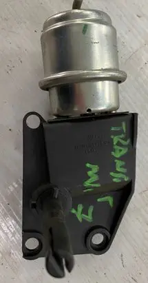 Ford Transit Valve vacuum 98VW18B828BA