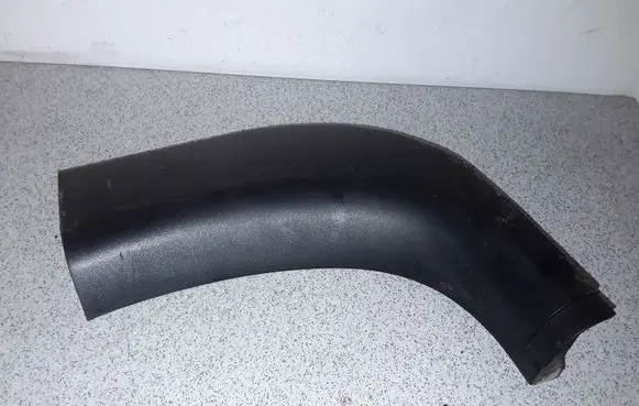 Foot area side trim