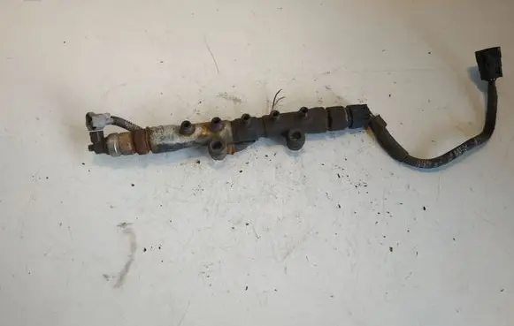 Toyota Avensis T250 Fuel main line pipe E0008294