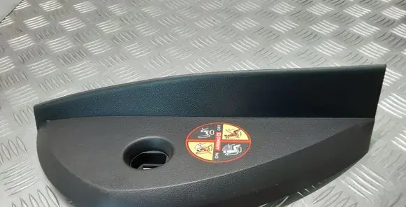 Renault Latitude (L70) Dashboard side end trim 689200025R