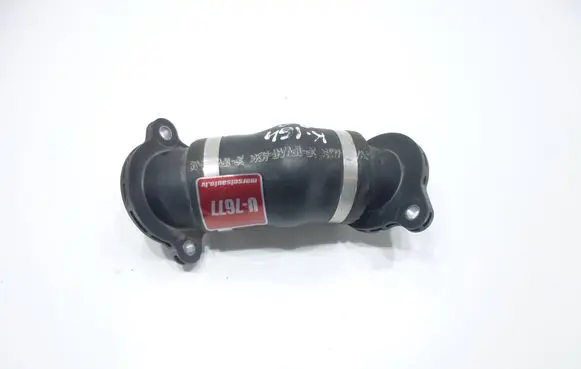 Volkswagen PASSAT B8 Engine coolant pipe/hose 05L131521B