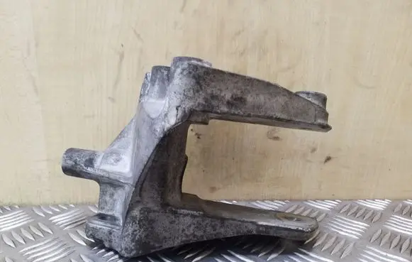 Opel Antara Engine mounting bracket