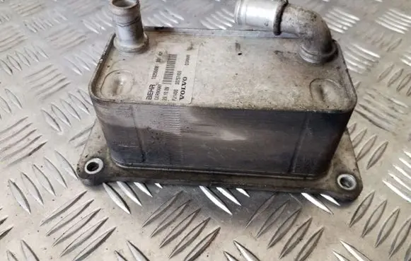 Volvo XC60 Engine oil radiator 30757459