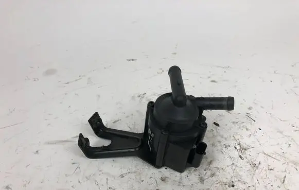 BMW 5 GT F07 Electric auxiliary coolant/water pump 704077260