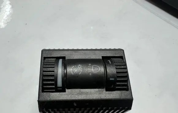 Volkswagen Polo V 6R Headlight level height control switch 6R0941333