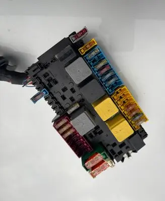 Mercedes-Benz B W246 W242 Fuse module A2469060093 2469060093
