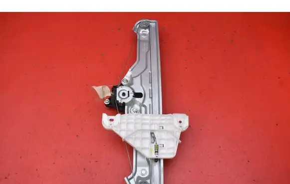 KIA Sportage Front door window regulator with motor 82450R2000