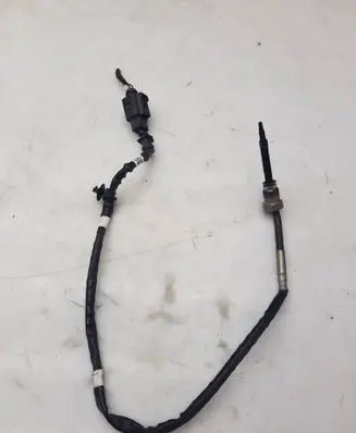 Volkswagen Crafter Oil temperature sensor 03L906088HB 1J0973702