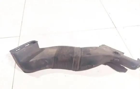 Audi A4 S4 B5 8D Air intake hose/pipe 8d0129617e