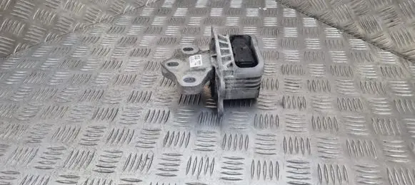 Engine mount bracket