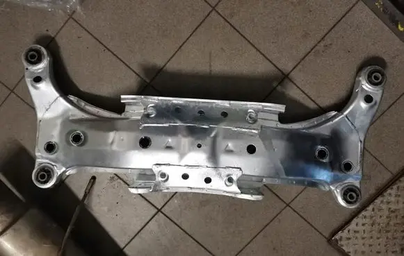 Toyota Avensis T220 Rear beam 