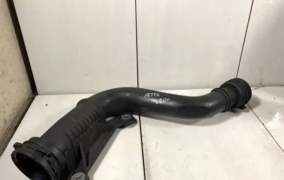 Volkswagen Jetta V Intercooler hose/pipe 1K0145762S