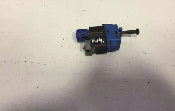 Jaguar S-Type Brake pedal sensor switch XR839F924AA