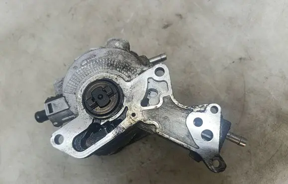 Skoda Roomster (5J) Fuel injection high pressure pump 038145209N