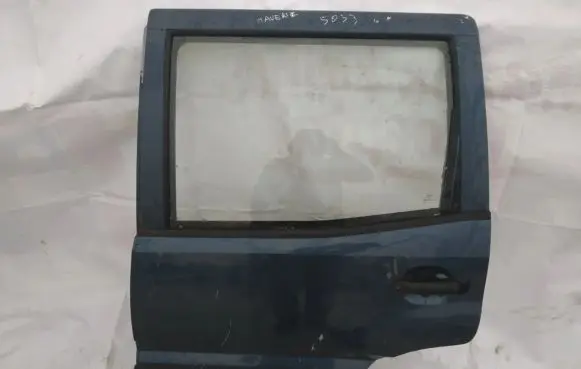 Ford Maverick Rear door melyna