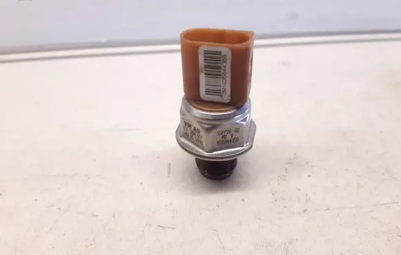 Fuel pressure sensor