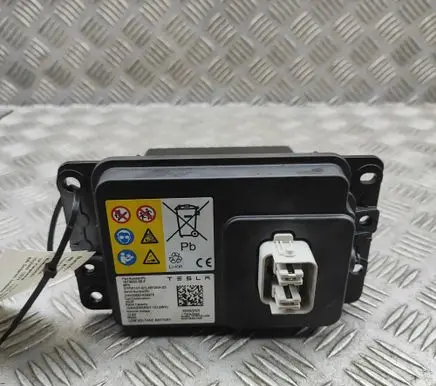 Tesla Model 3 Hybrid / electric car battery 187566200F GYPA101S1L4S12AHS3