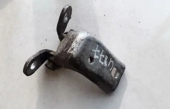 Ford Mondeo Mk III Rear door lower hinge 93bbf26806ak 93bbf26806-ak