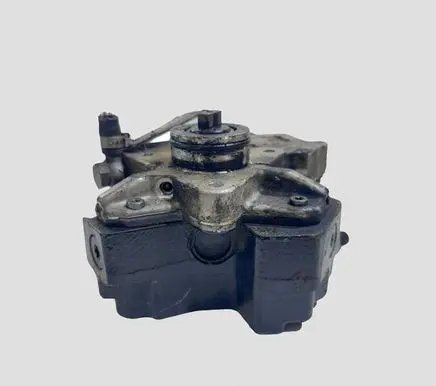 Volvo V70 Fuel injection high pressure pump 30756125 0445010111