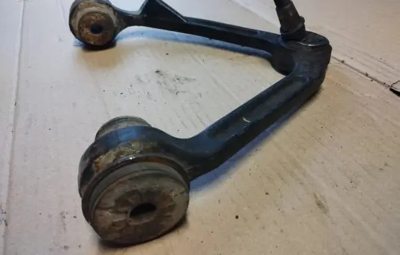 Lincoln Navigator Front lower control arm/wishbone