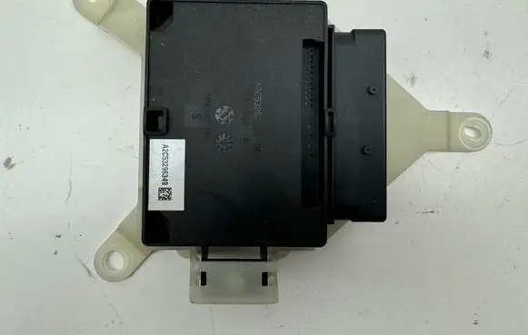 Volvo XC60 Hand brake control module 31341542