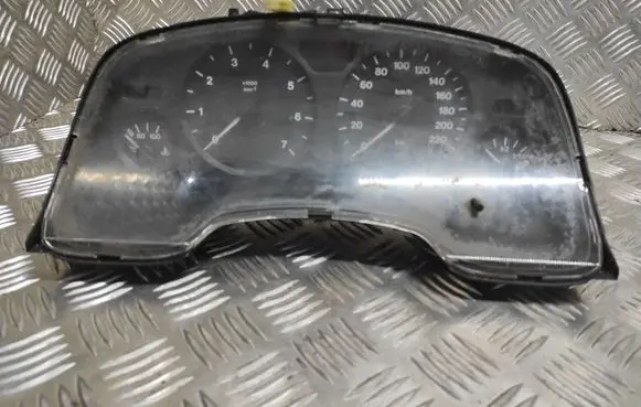 Opel Zafira A Speedometer (instrument cluster) 24419565 110080069