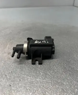 Audi A4 S4 B7 8E 8H Turbo solenoid valve 1j0973722