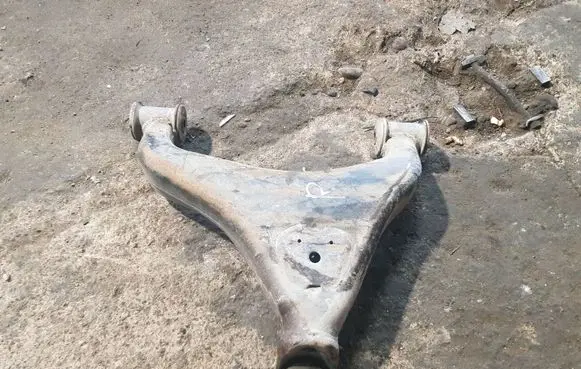 Volkswagen II LT Front lower control arm/wishbone
