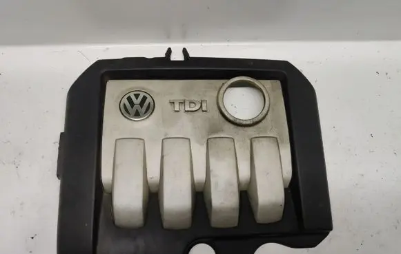 Volkswagen PASSAT B6 Engine cover (trim) 03G103925
