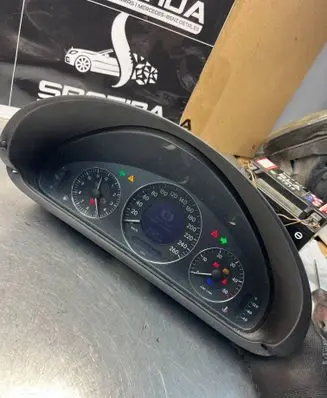 Mercedes-Benz CLK A209 C209 Speedometer (instrument cluster) A2095404211