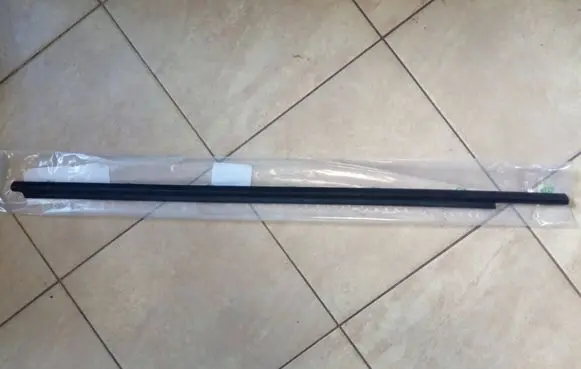 Toyota Yaris Front door windshield rail 681600D150 NE68878