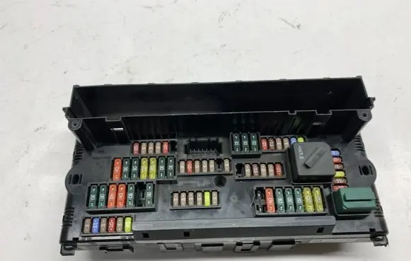 BMW 5 F10 F11 Fuse module 9252815