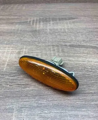 Mazda Premacy Front fender indicator light 0464120 Stanley
