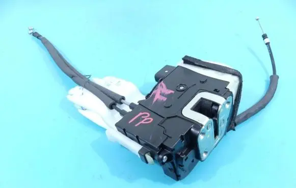 Hyundai ix35 Front door lock 81320-2Y000 IMPRK1291179