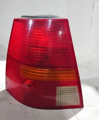 Volkswagen Golf IV Rear/tail lights 1J9 945 095